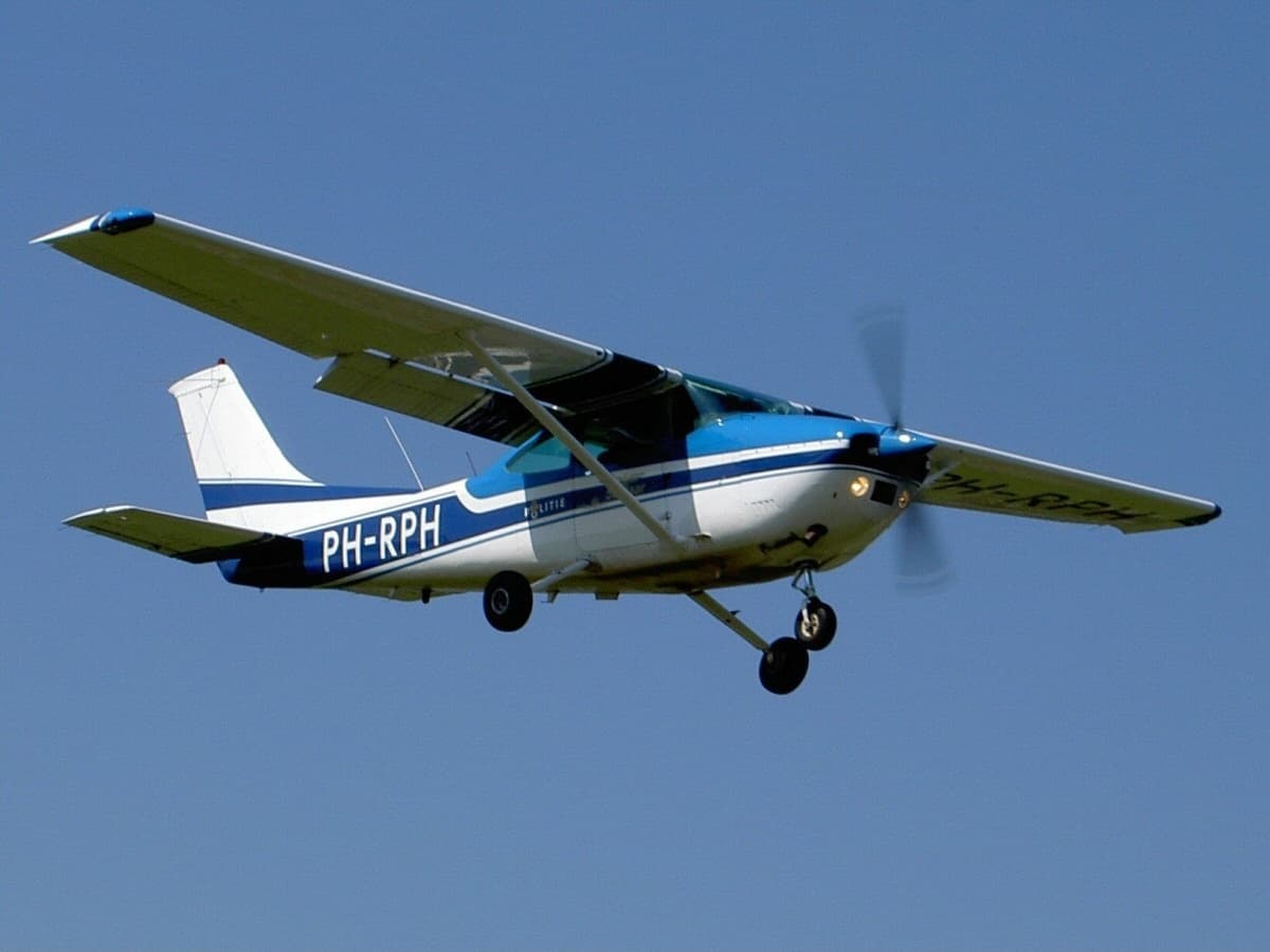 Cessna 182R