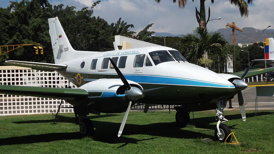 Beechcraft Queen Air B80