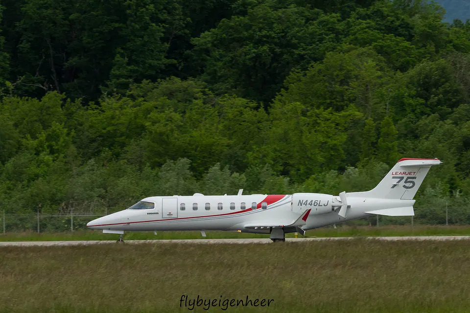Bombardier Learjet 75