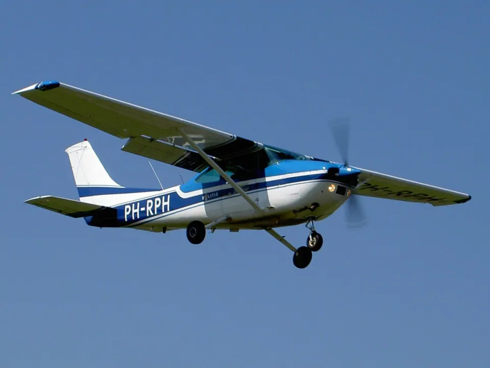 Cessna 182R