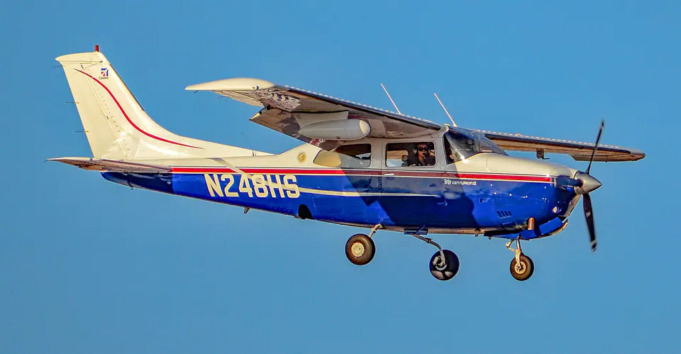 Cessna 210N Centurion