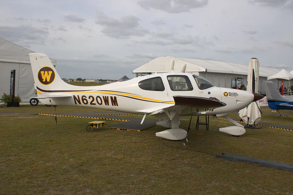 Cirrus SR20 G7+