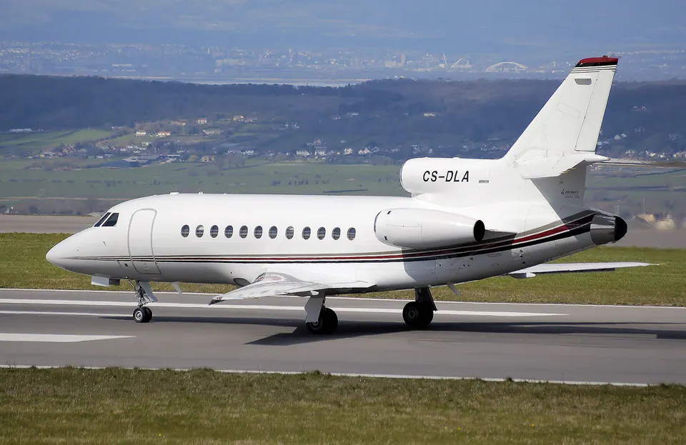 Dassault Falcon 900B