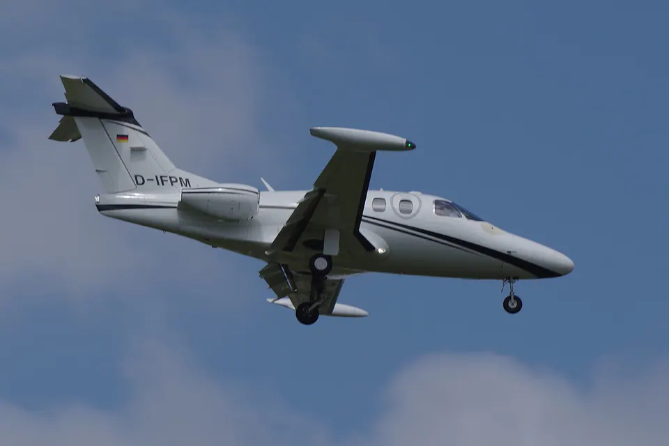 Eclipse Aerospace 550