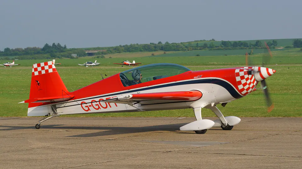 Extra Aircraft Extra 330LX