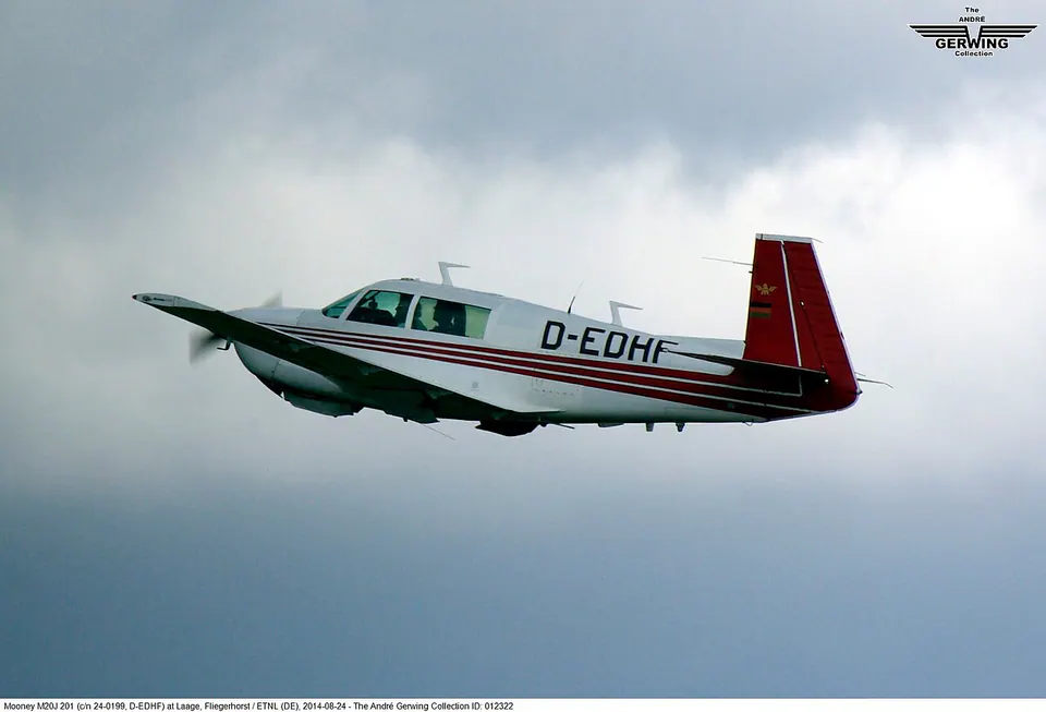 Mooney M20J 201