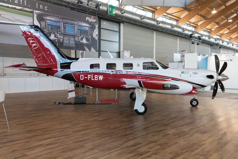 Piper M600