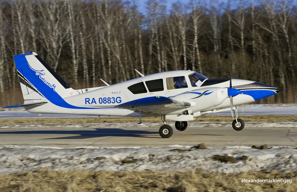 Piper PA-23-250 Aztec E