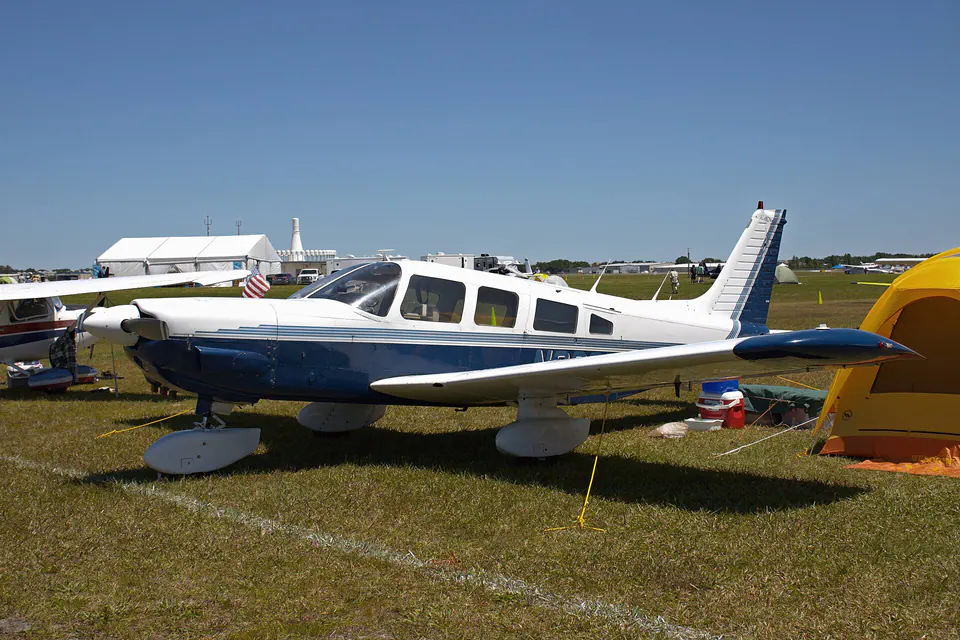 Piper PA-32-300 Cherokee Six