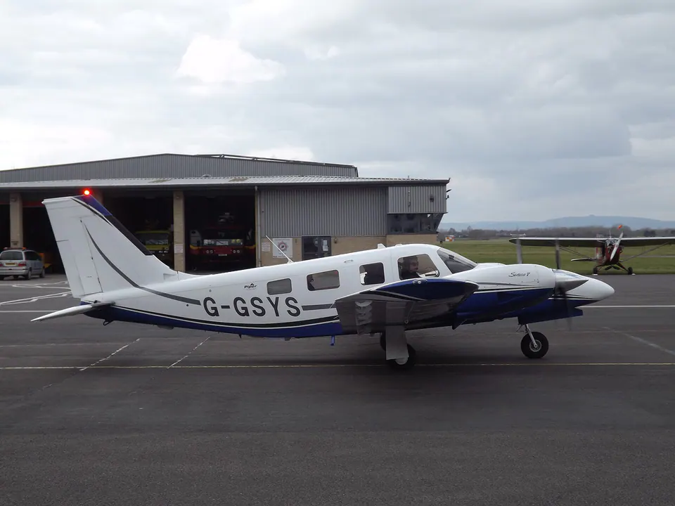 Piper Seneca V